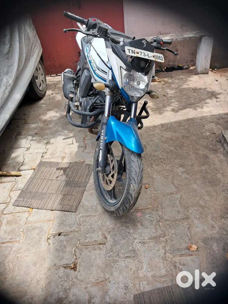 Yamaha FZ - S V2.0 cyan white