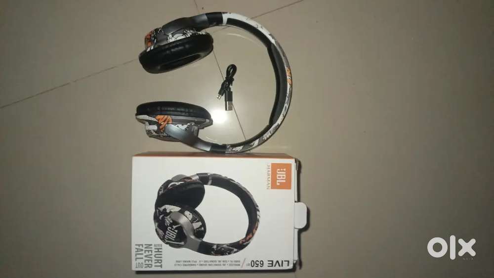 JBL headphone