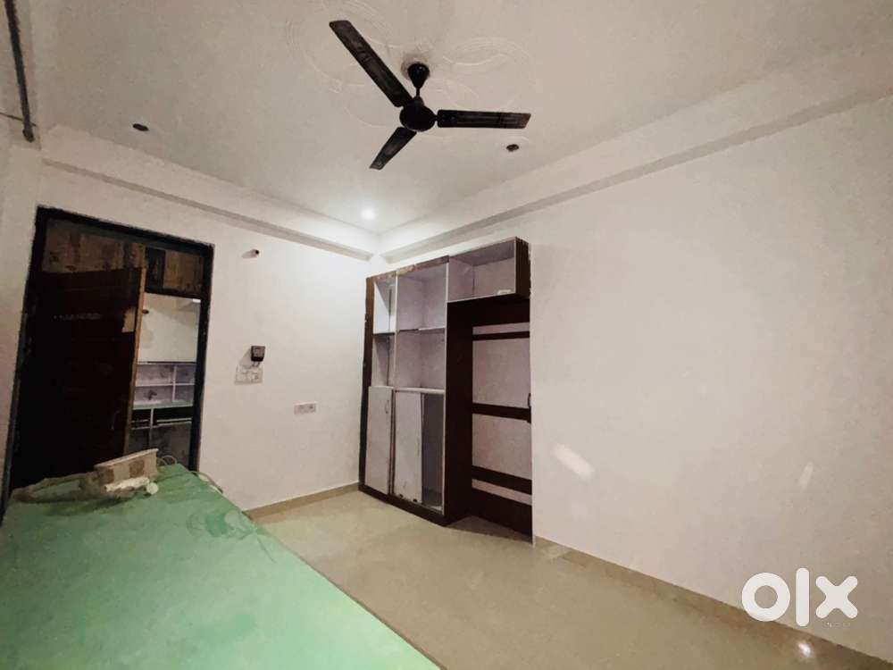 3Room, 2washroom,kitchen and lobby ( Rent negotiable)