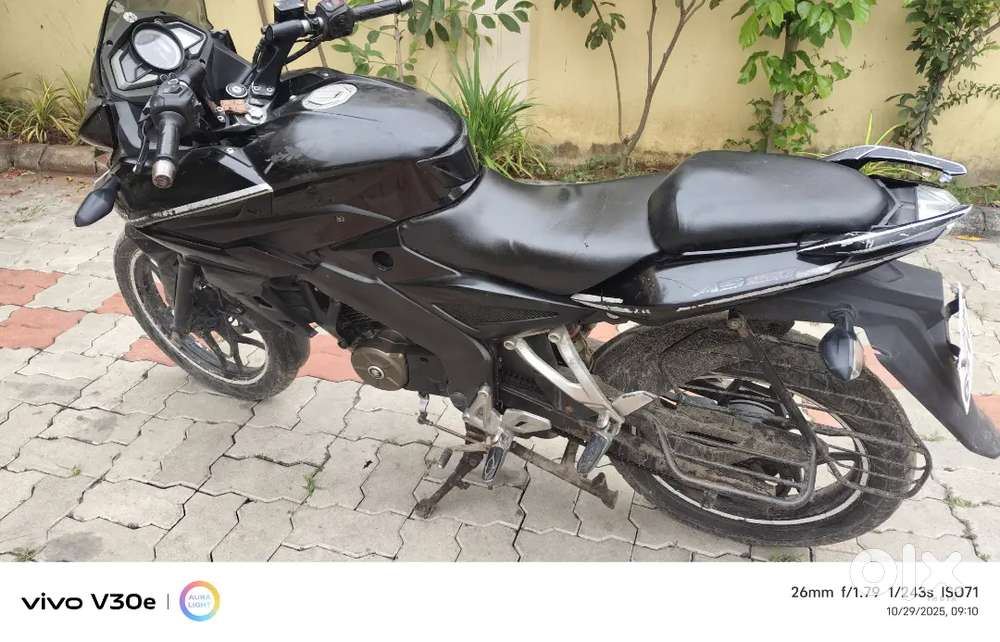 Good condition gadi hai hala duwa de rahi hai jise cahiye wahi msg kar