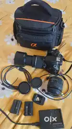 SONY camera with Double Zoom Kit @ 30000