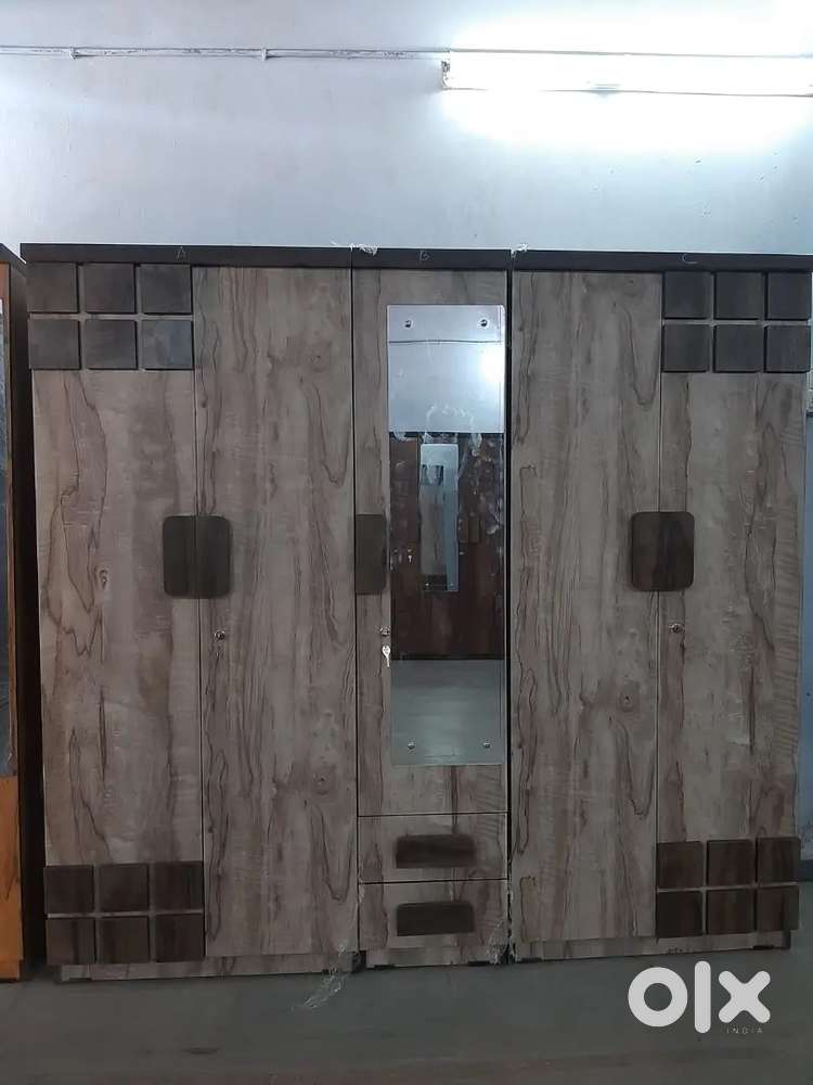 Brand New 5door wardrobe (Phoenix furniture)
