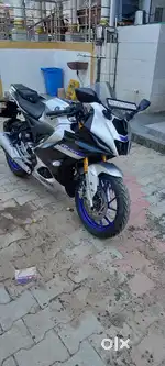 YAMAHA R15 MODEL 2023