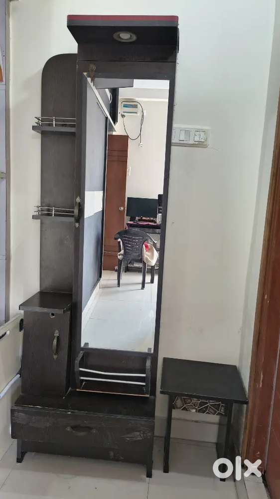 Washing machine and dressing table