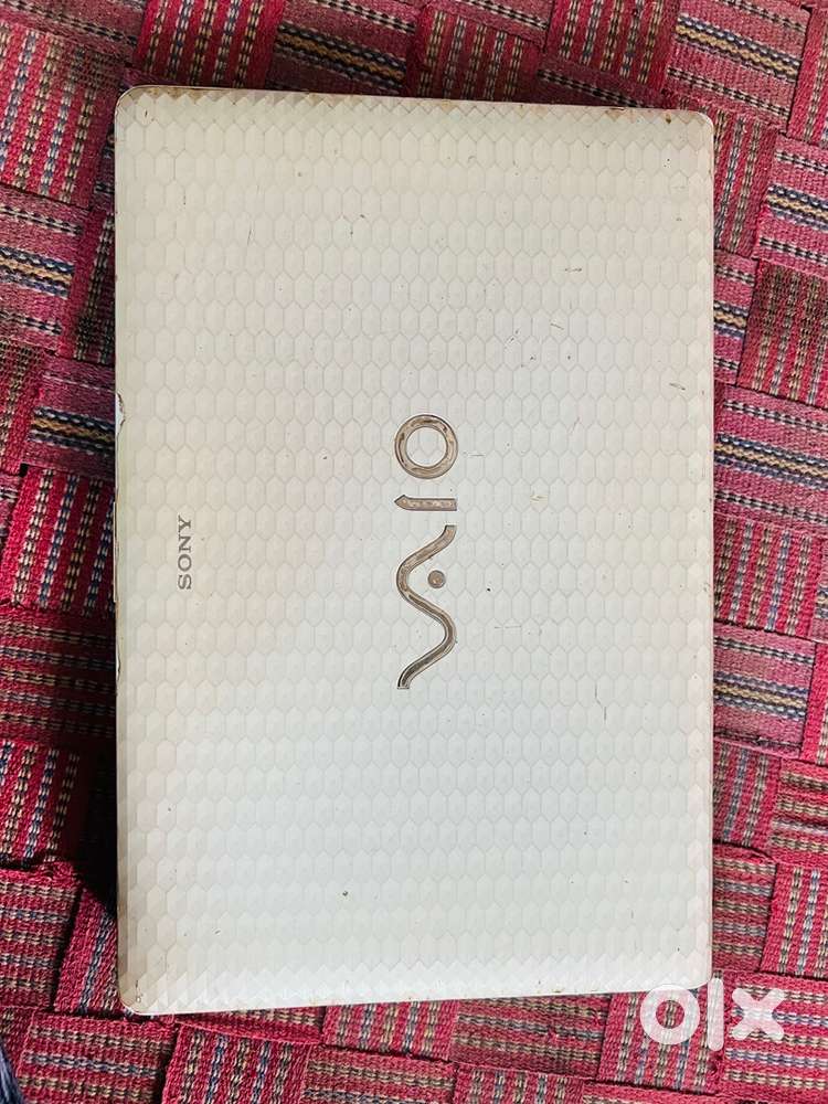 Sony Laptop i3 300GB