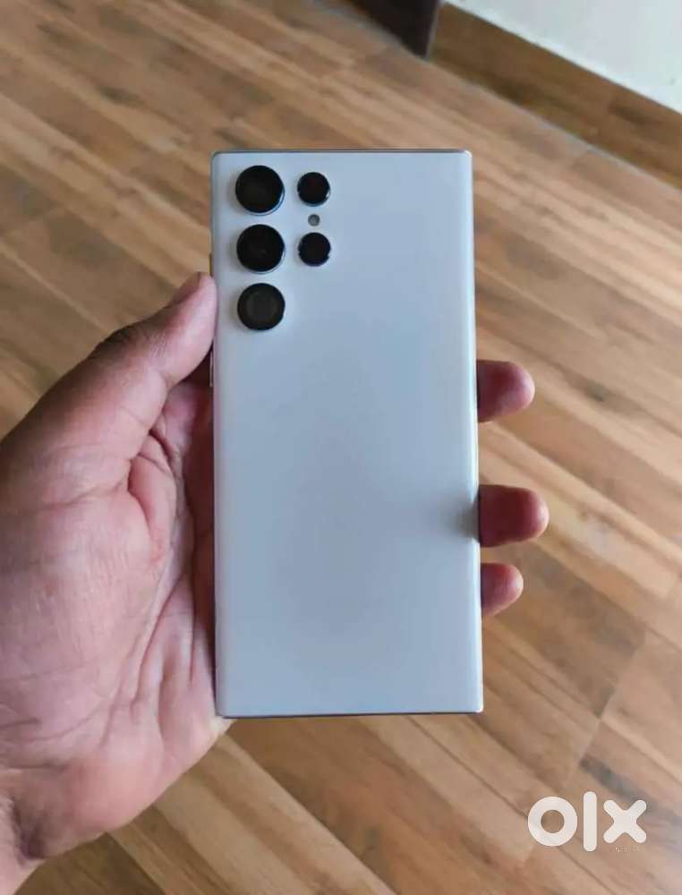 Few months old Samsung s22 ultra (global) wid box and documents..