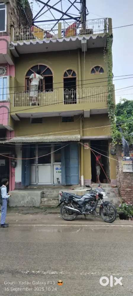 Road side chapra 1st flor house beauty palour & family किराए पर उपलब्ध