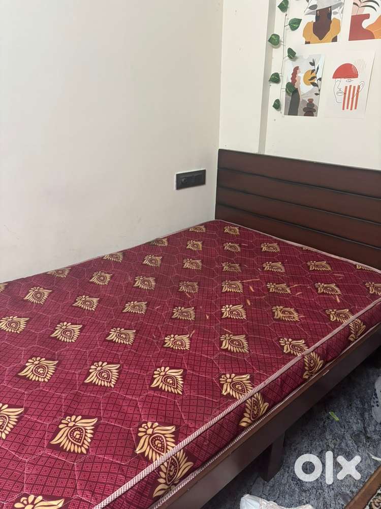 Wooden bed Cot (6 by 4 ft)