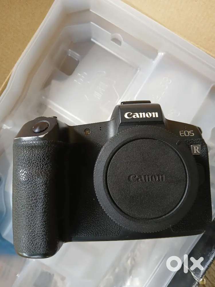 Canon EOS R full frame mirrorless camera