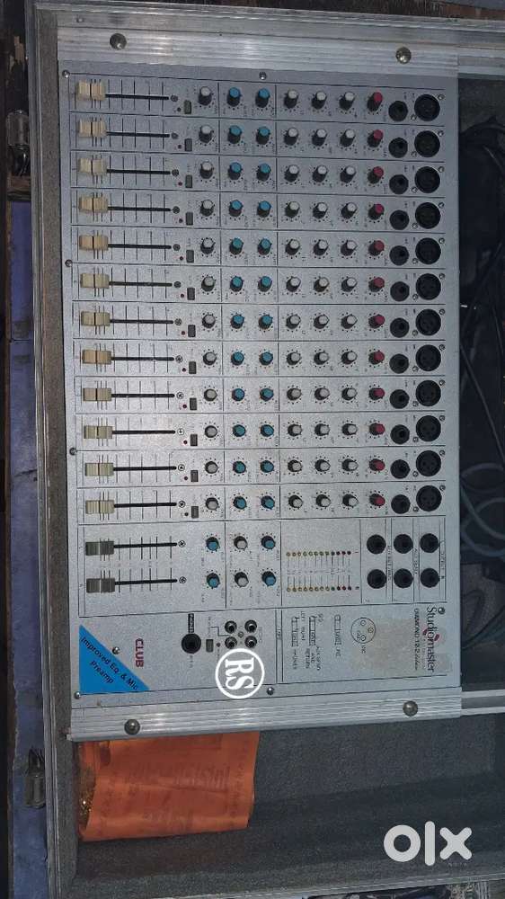 Studio master 12-2 which flight case