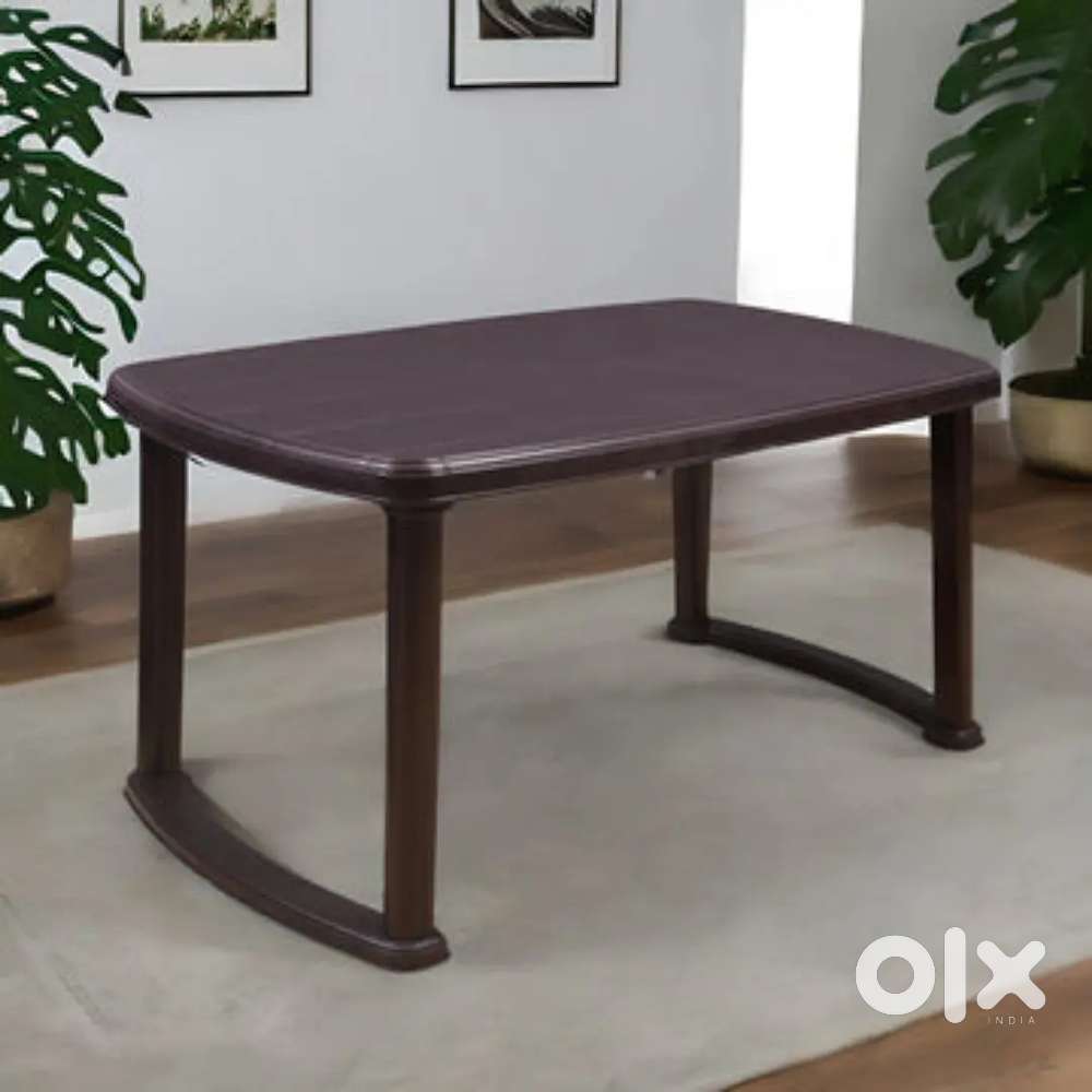 Stove, plastic table