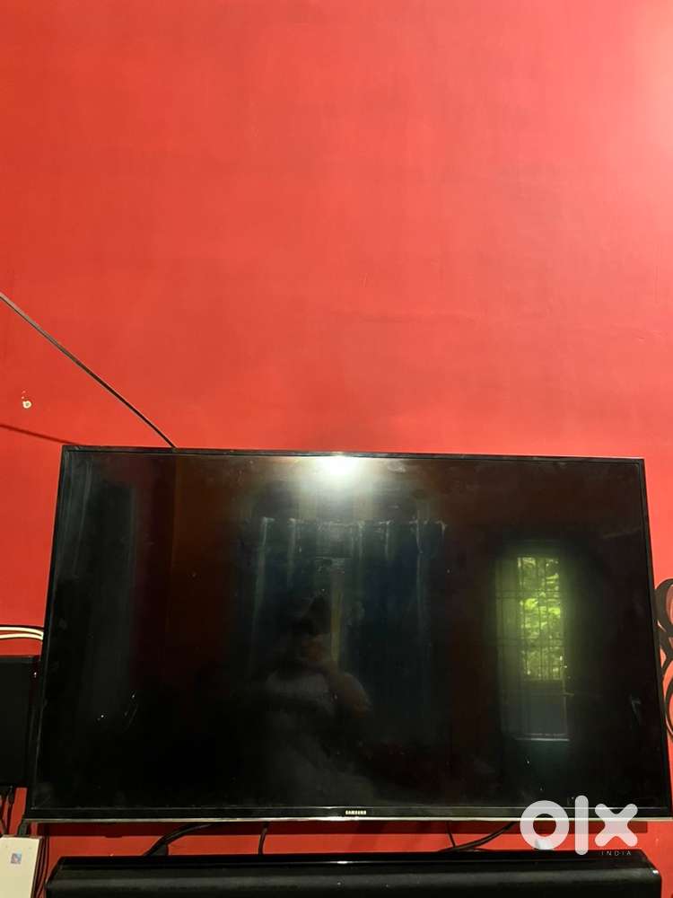 SAMSUNG 65inch WALL TV