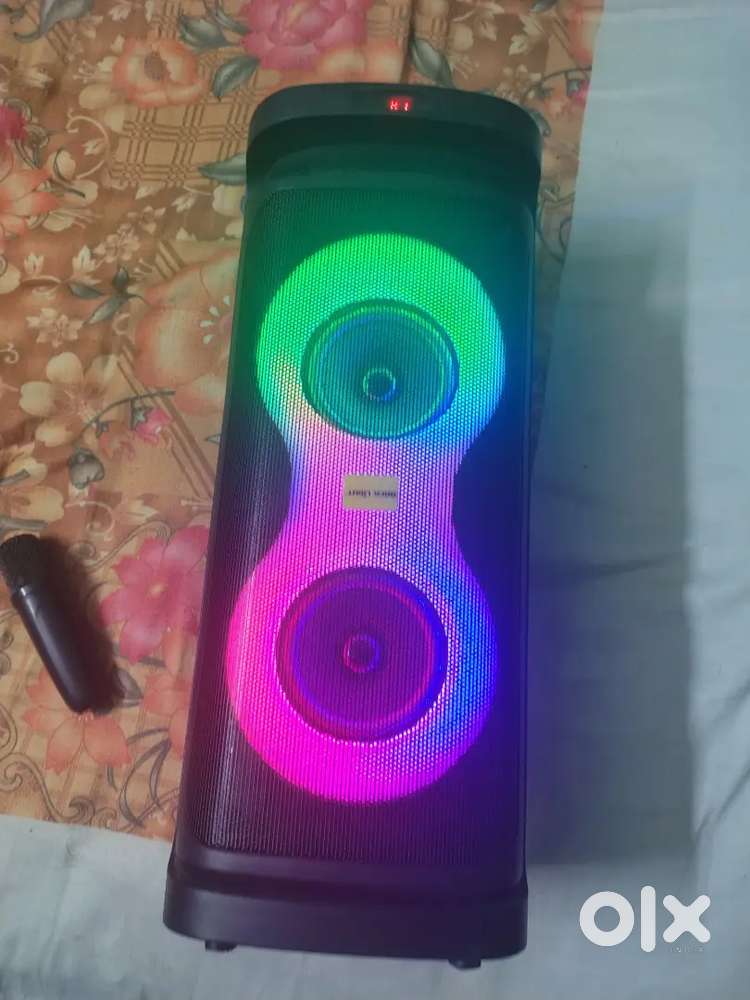 A bluetooth speaker with mic