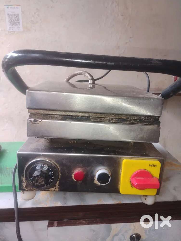 Sandwich grill machine