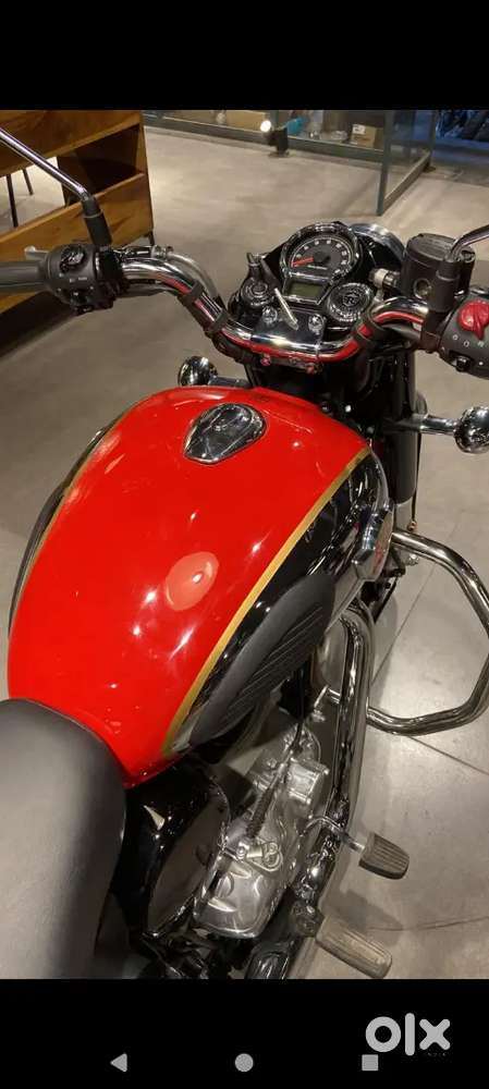 Royal Enfield classic only 3000km chrome red