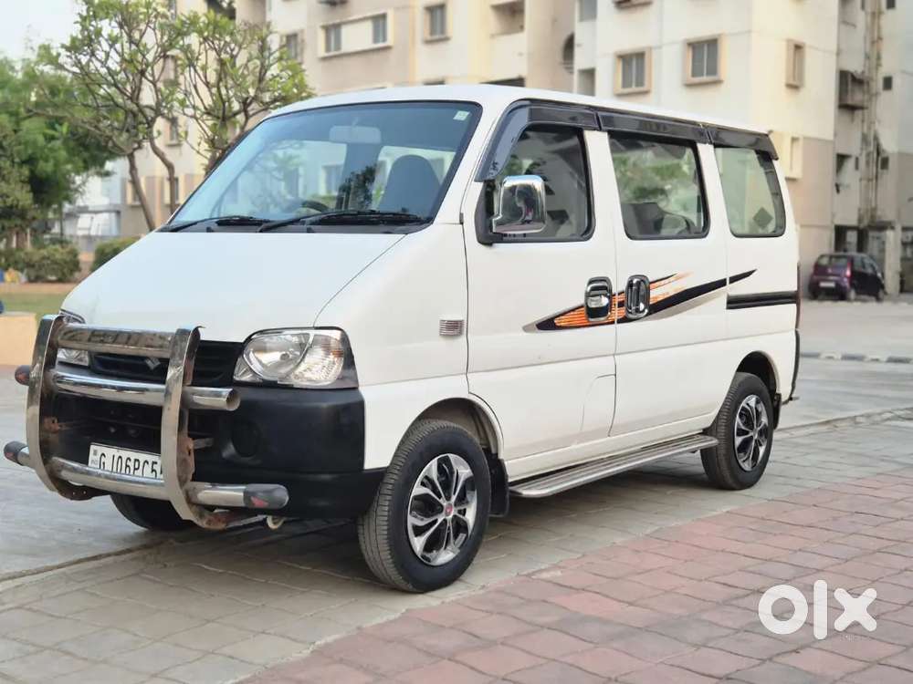 Dhruvi travels Eco vadodara