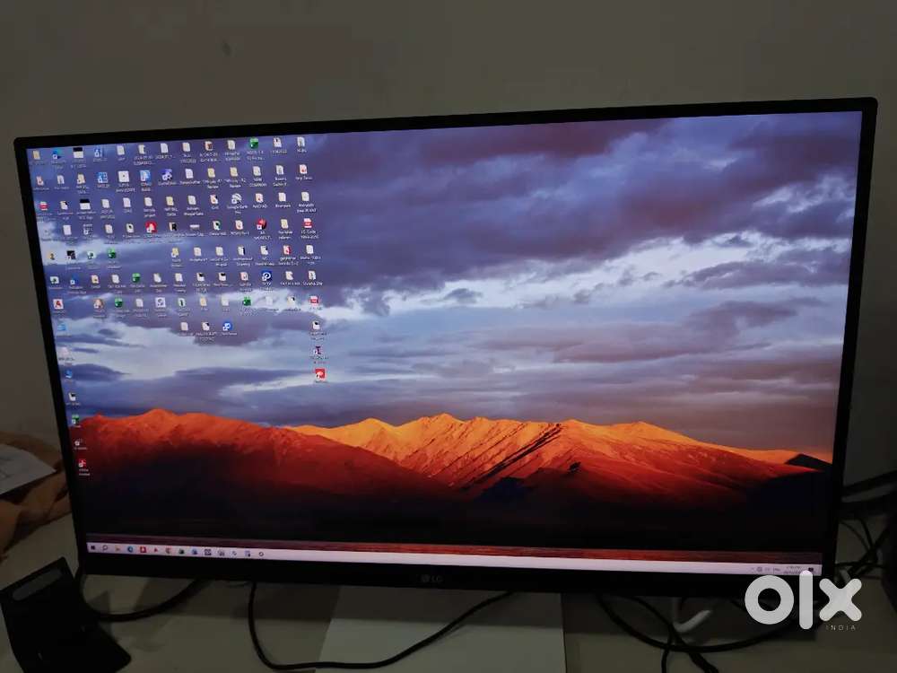 27 inch 4k New (just 6 days old)