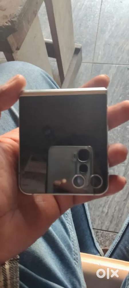 Samsung Z flip 5 256 gb