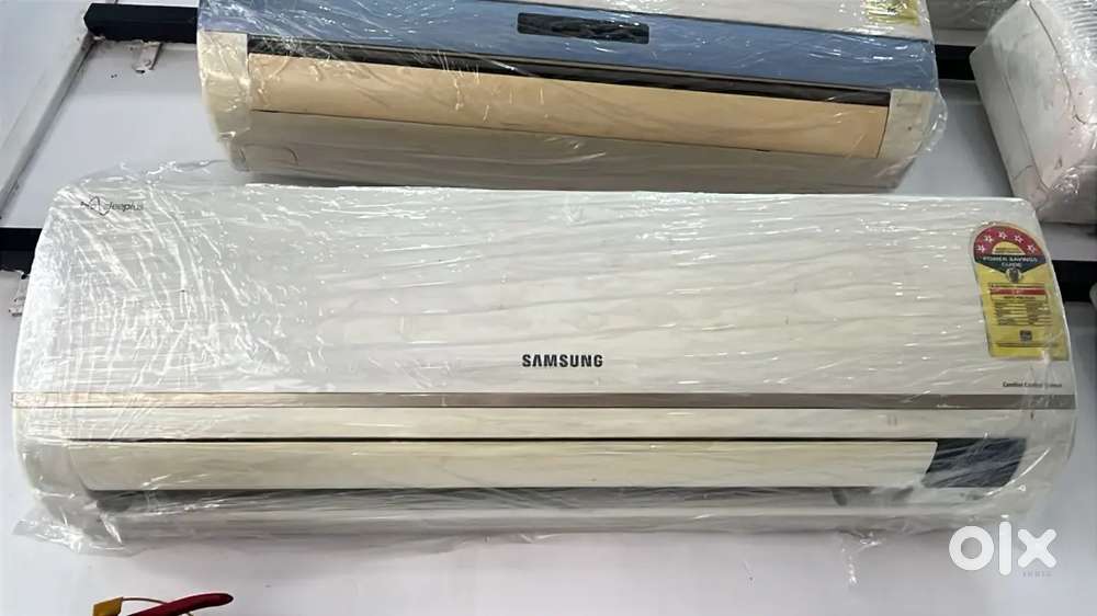 1 tom split AC with warranty and good condition