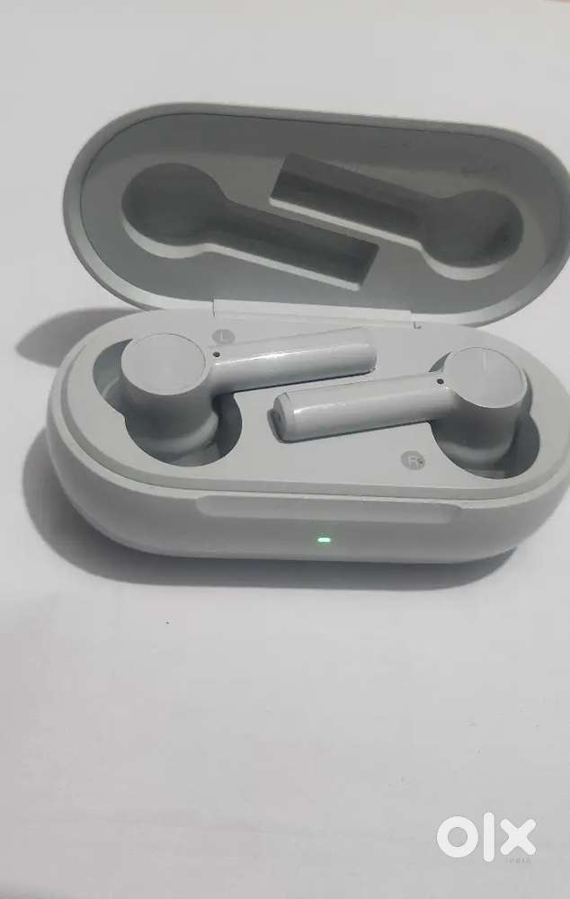 OnePlus Buds Z, Slightly Used In Excellent Physical Condition, Rs.4000