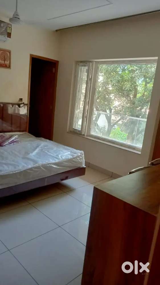 Hotel with Restaurant in Tapovan, Rishikesh