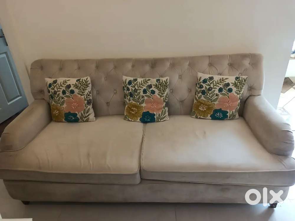 Sofa with Puffy