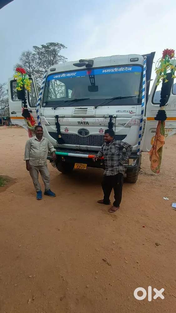 TATA 16 chaka truck