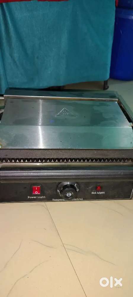 Sandwich maker machine