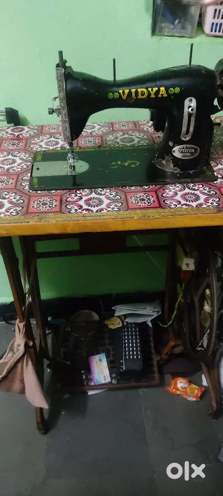 Vidya sweing machine stand