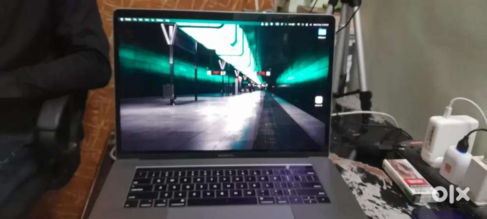 MacBook pro 16, 512 GB , 16 Inch Retina eith bill