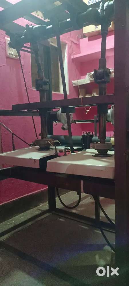 दोना पत्तल की डबल डाई की मशीन ऑल डाई सहित बेचनी हैं