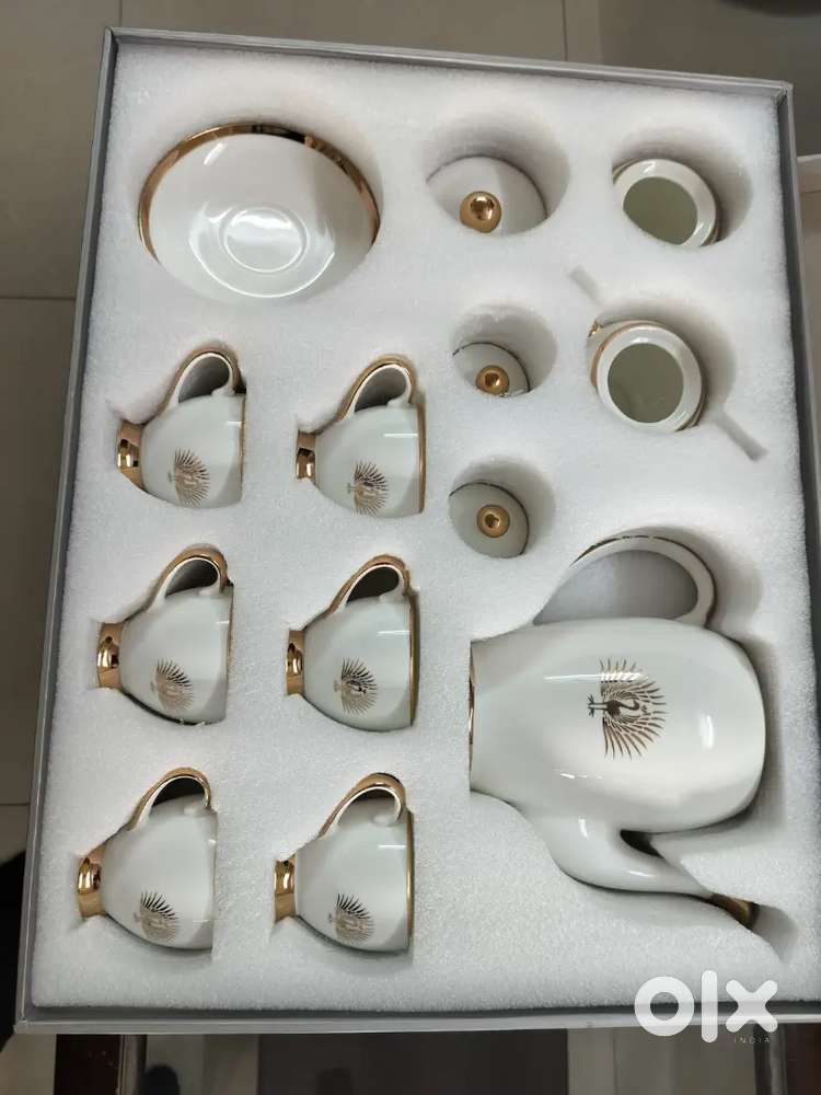 Tea set with cup & Saucer