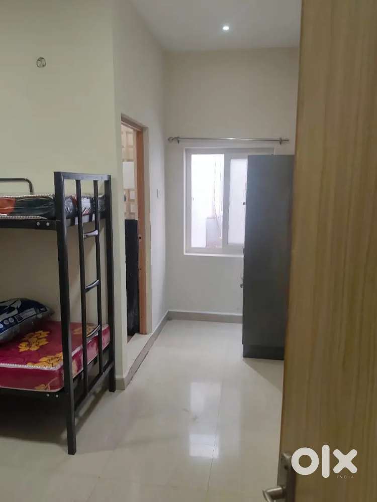 Bachelor room available for 1 BHK