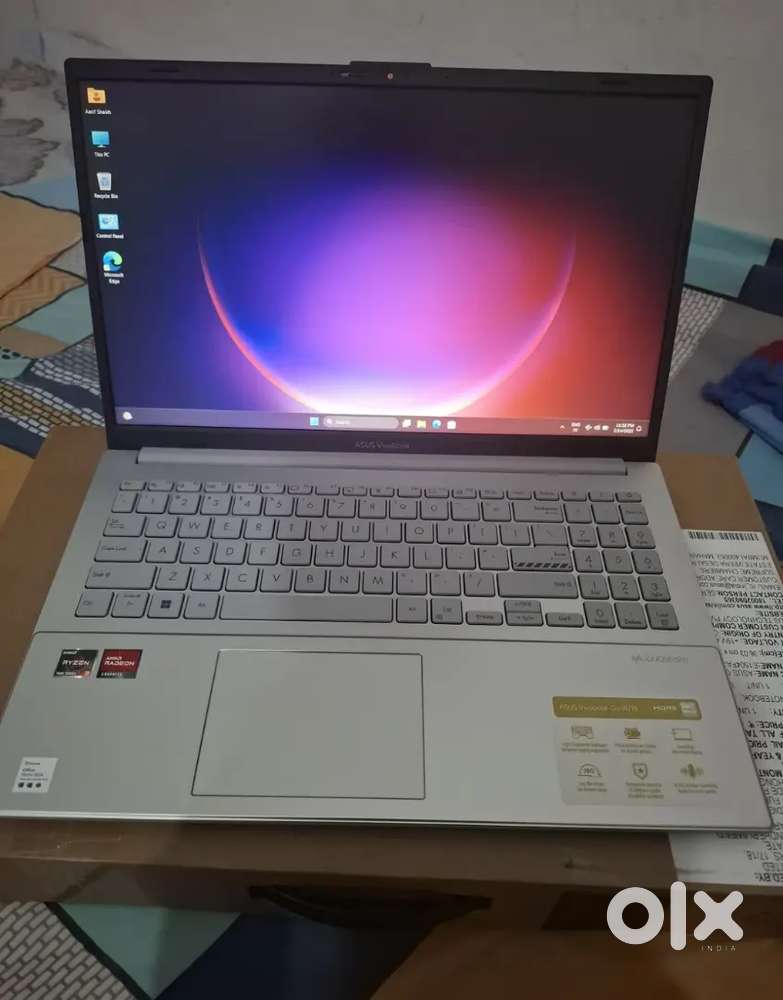 ASUS Vivobook Go 15 AMD Ryzen 3 Quad Core 7320U - (8 GB/512