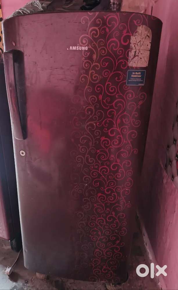 Old refrigerator for sale just 3500 rs.