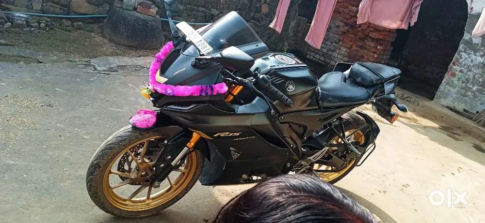 R15 bike selling