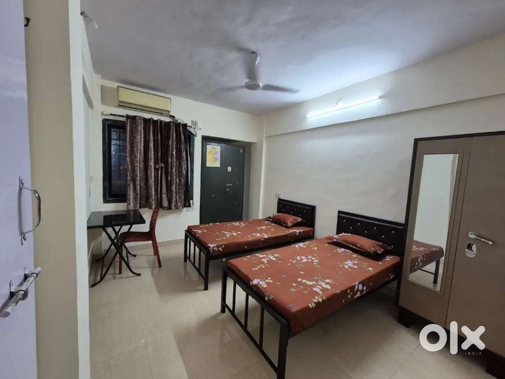 IN MALAD EAST Fully furnished pg premium rooms no brokerage ac non ac