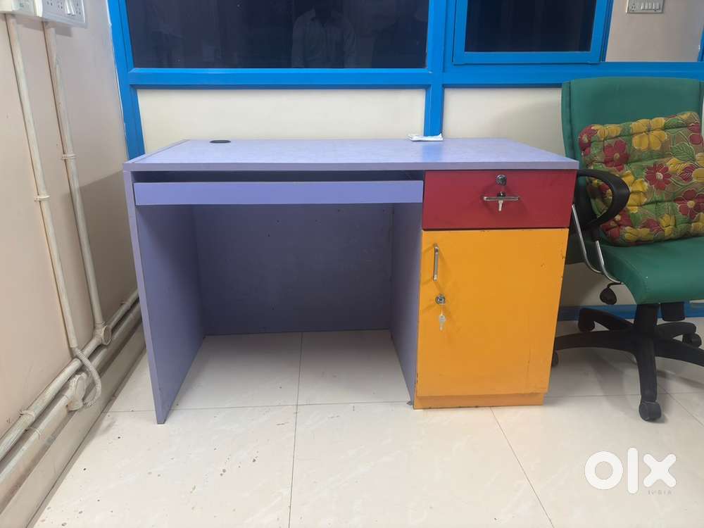 Computer Tables for Office Use