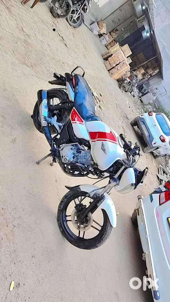 Bajaj v15 self start bike good condition good tayre all ok 1st ownr