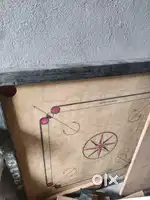Carrom board