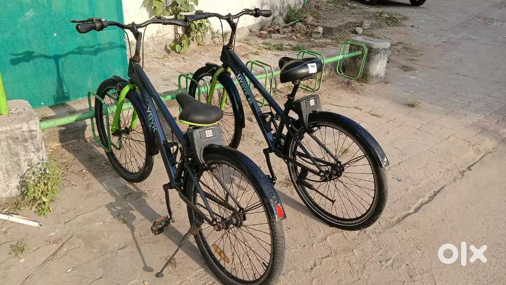 Oprater for bicycle maintenance