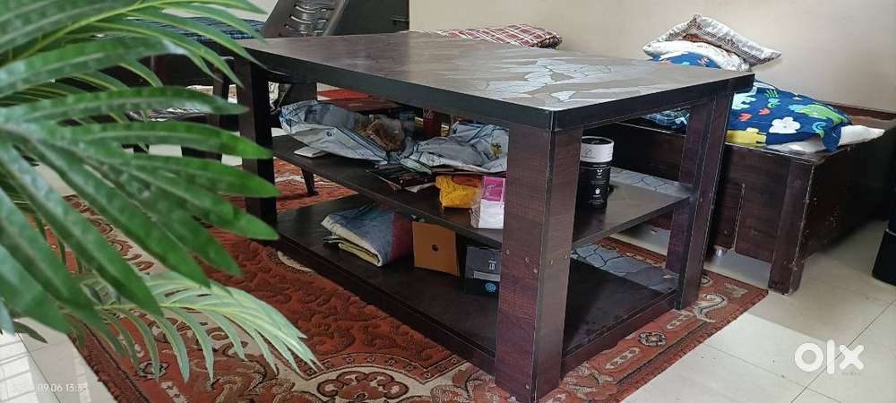 Centre cum dinning table