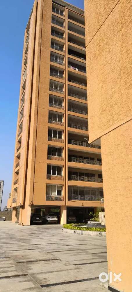 5BHK Flet arjunt Sell દસ્તાવેજ ખર્ચા સાથે મેંગો