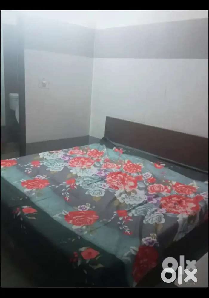 Pg for boys near sector 58 59 70 71 Phase 1 3 5 7 8