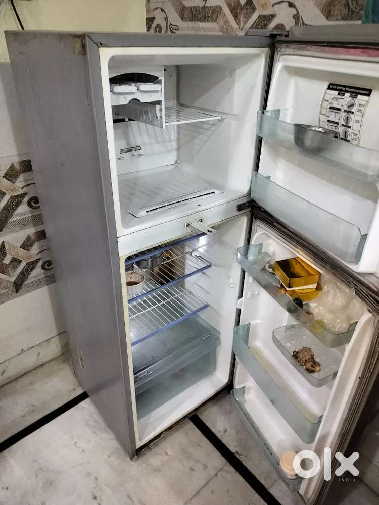 Samsung double door 250 litre