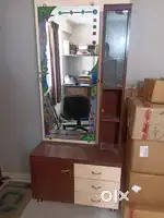 Dressing table in good condition with attractive glass and saag wood.