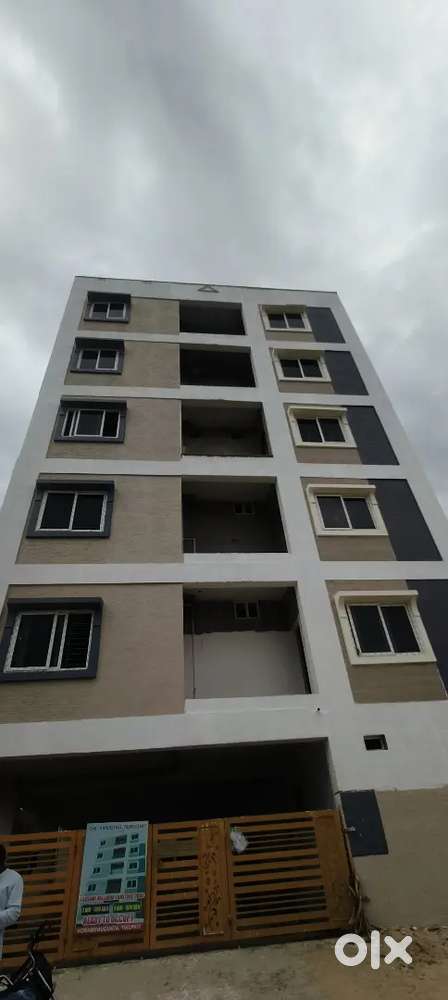 Apartment with east face, air and  ventilation, nice scenery of hills