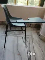 Study chair with frog hand