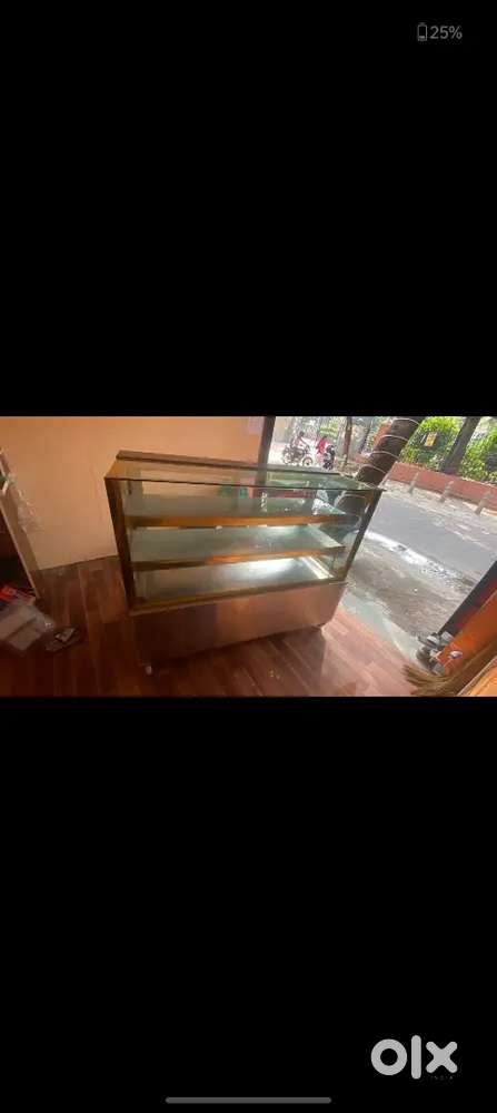 Bakery/sweet display counter.