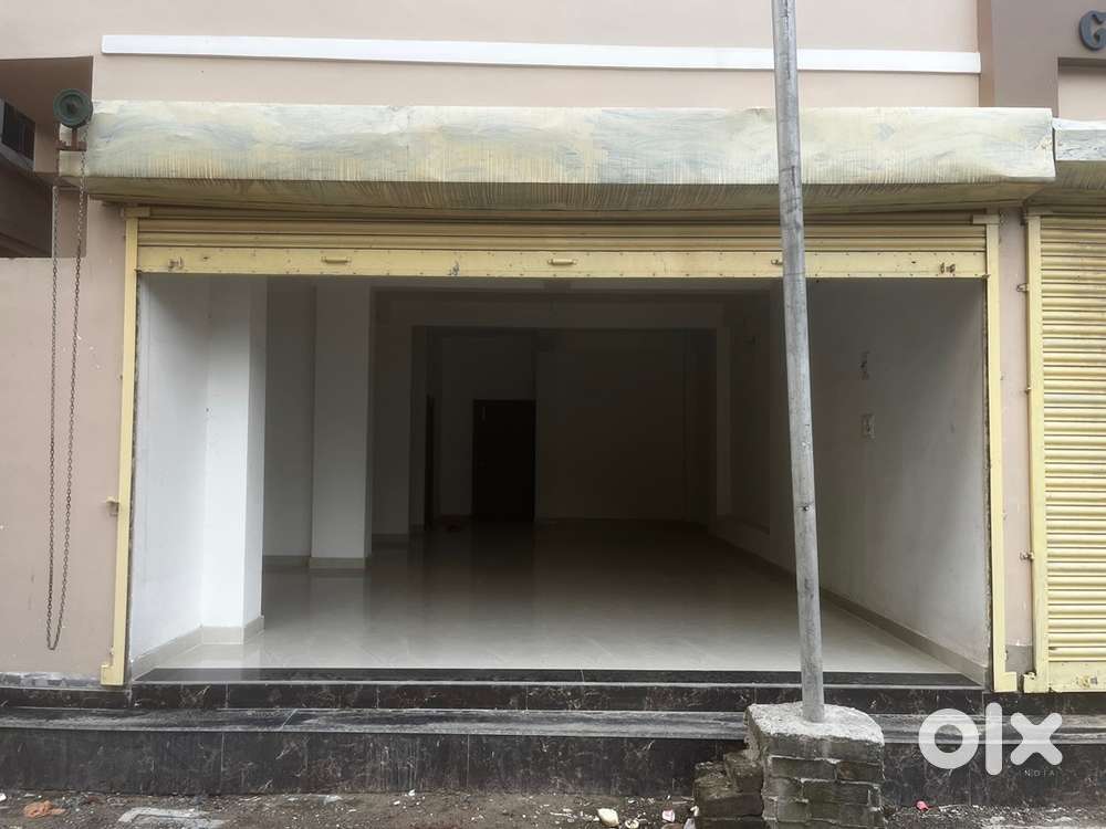COMMERCIAL SPACE FOR RENT